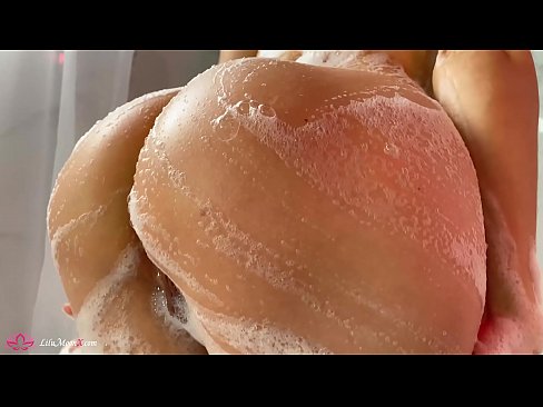 ❤️ Brineta masturbira macu vibratorom do intenzivnog orgazma pod tušem ️❌  Seks kod nas ❌